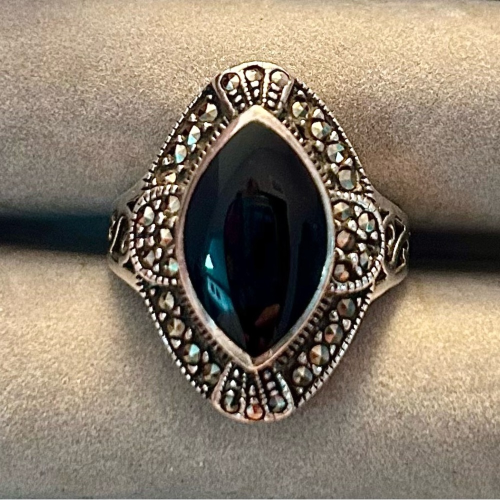 Vintage Elegant Art Deco 925 Silver Marcasite and Black Onyx Marquise Ring